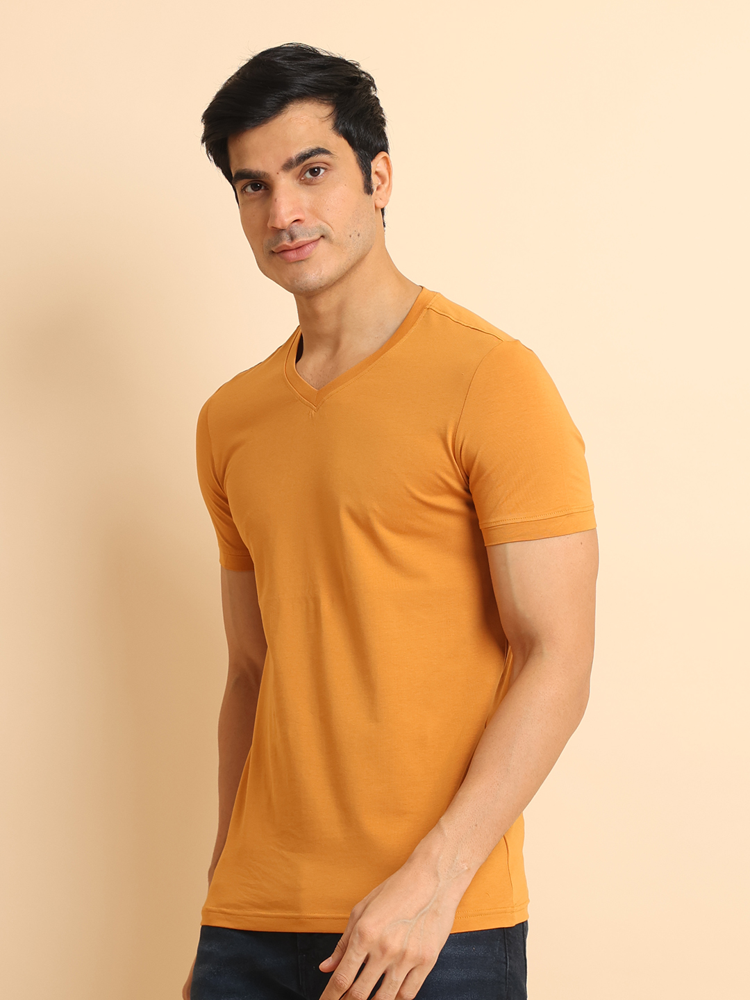 BASIC STRETCHABLE V NECK HALF SLEEVE - MUDBROWN